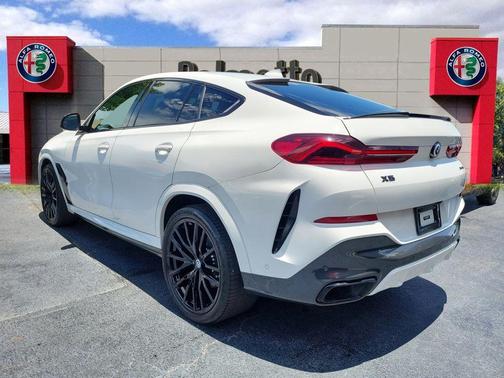2022 BMW X6 xDrive40i