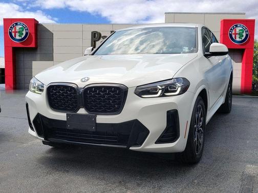 2023 BMW X4 xDrive30i