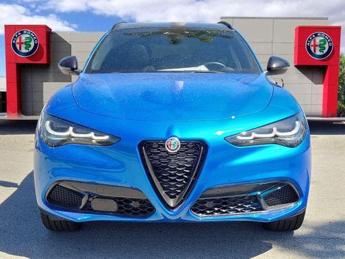 2025 Alfa Romeo Stelvio Base