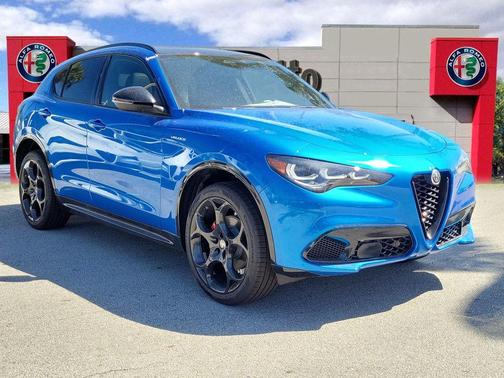2025 Alfa Romeo Stelvio Base