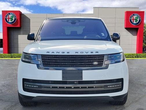 2023 Land Rover Range Rover P530 SE