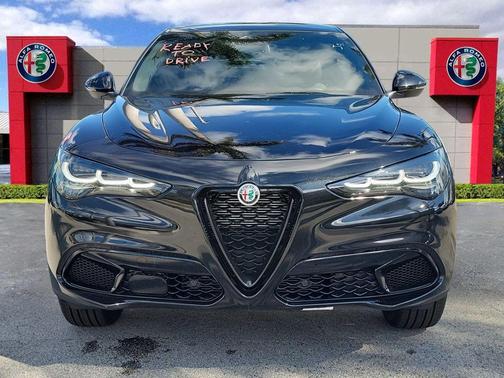 2025 Alfa Romeo Stelvio Base