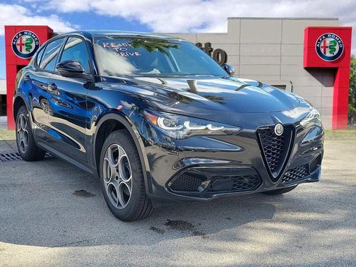 2025 Alfa Romeo Stelvio Base