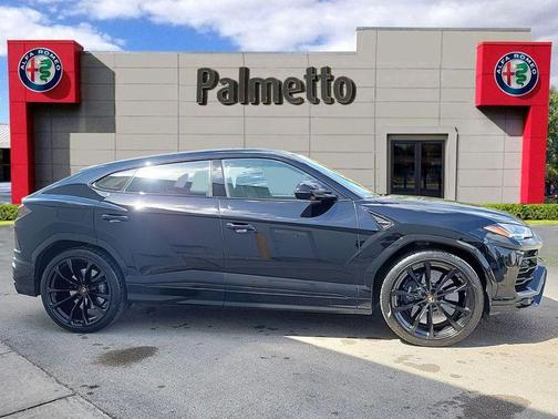 2022 Lamborghini Urus 