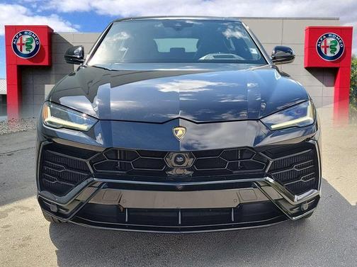2022 Lamborghini Urus 