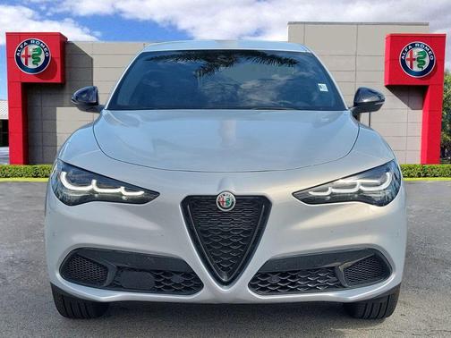 2025 Alfa Romeo Stelvio Base