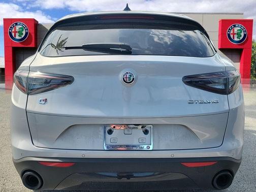2025 Alfa Romeo Stelvio Base
