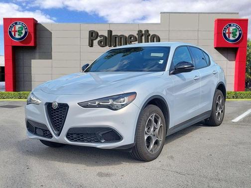 2025 Alfa Romeo Stelvio Base