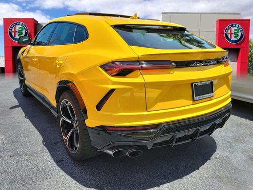 2019 Lamborghini Urus Base