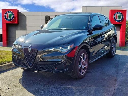 2025 Alfa Romeo Stelvio Base