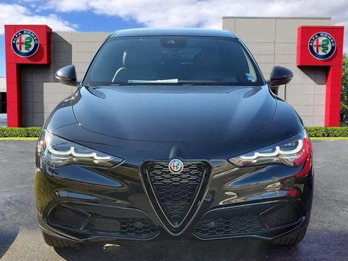 2025 Alfa Romeo Stelvio Base