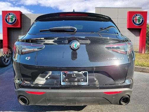 2025 Alfa Romeo Stelvio Base