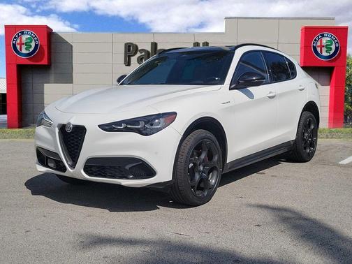 2025 Alfa Romeo Stelvio Base