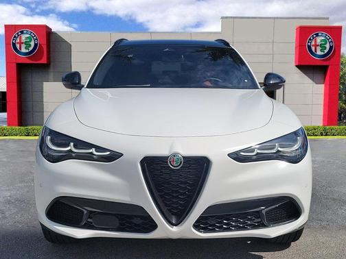 2025 Alfa Romeo Stelvio Base