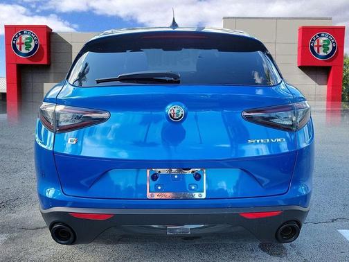 2025 Alfa Romeo Stelvio Base