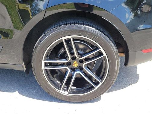 2021 Porsche Macan Base