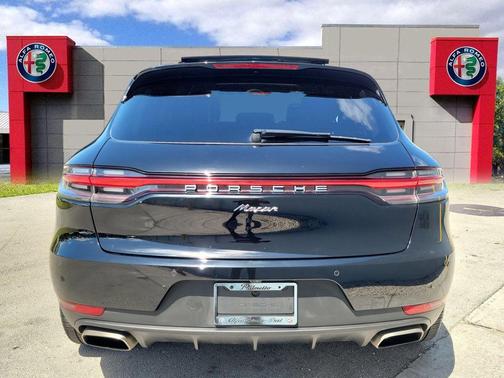 2021 Porsche Macan Base