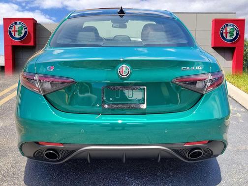2025 Alfa Romeo Giulia Intensa