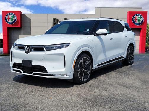 2024 VinFast VF 9 Plus