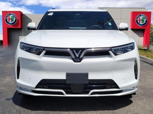 2024 VinFast VF 9 Plus