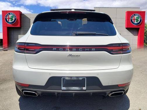 2021 Porsche Macan Base