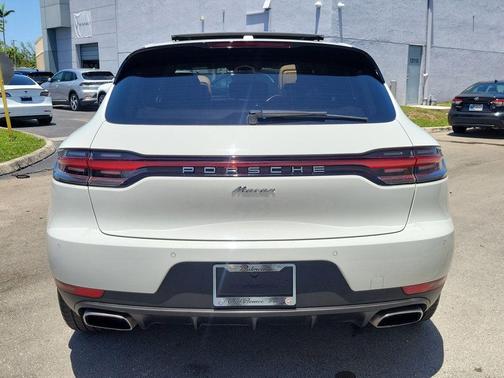 2021 Porsche Macan Base