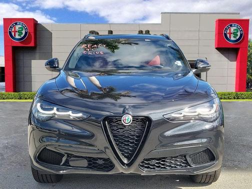 2025 Alfa Romeo Stelvio Base