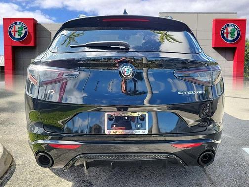 2025 Alfa Romeo Stelvio Base