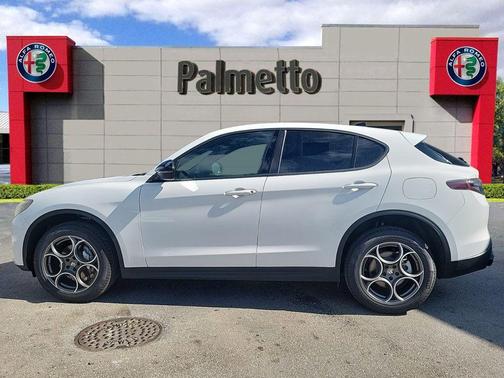 2025 Alfa Romeo Stelvio Base