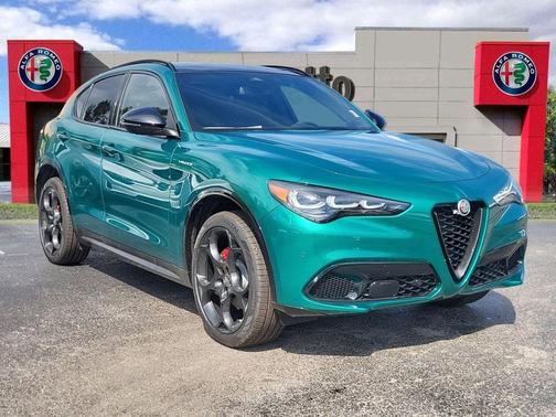 2025 Alfa Romeo Stelvio Base