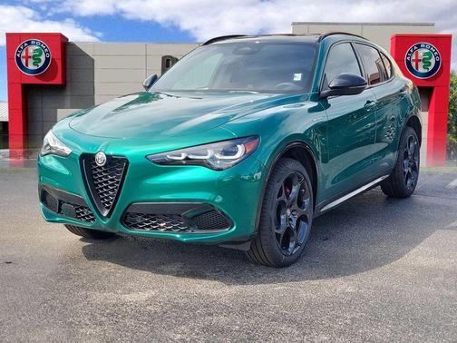2025 Alfa Romeo Stelvio Base