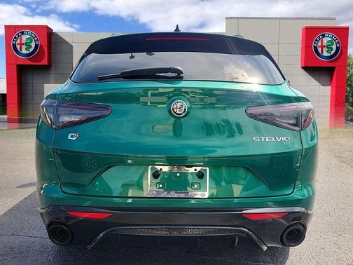 2025 Alfa Romeo Stelvio Base