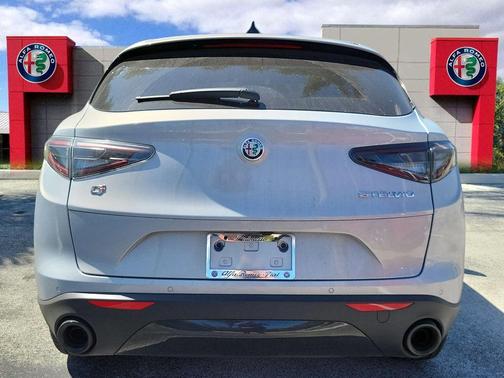 2025 Alfa Romeo Stelvio Base