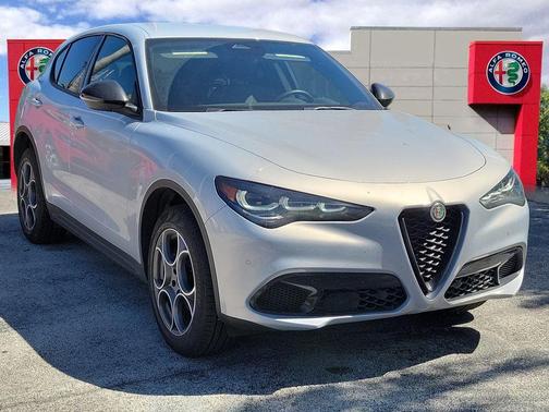 2025 Alfa Romeo Stelvio Base
