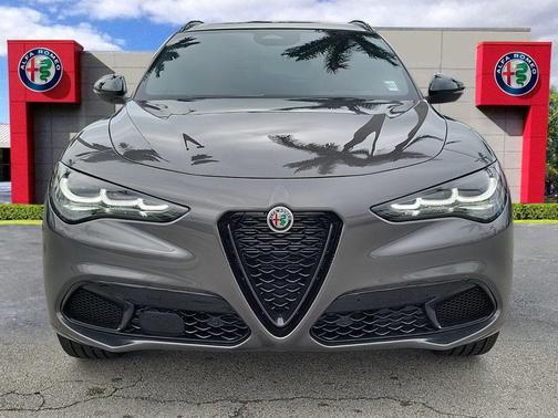 2025 Alfa Romeo Stelvio Base