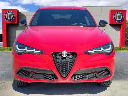 2025 Alfa Romeo Stelvio Base