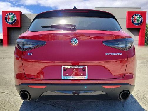 2025 Alfa Romeo Stelvio Base