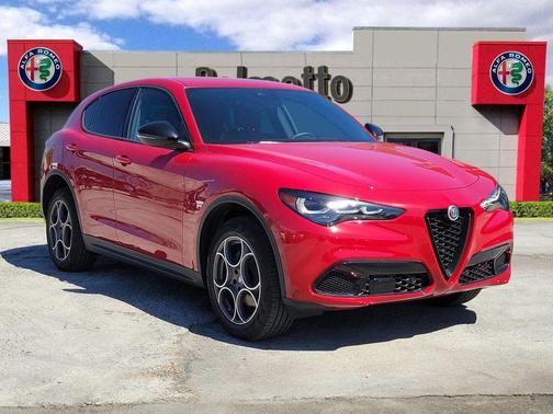 2025 Alfa Romeo Stelvio Base
