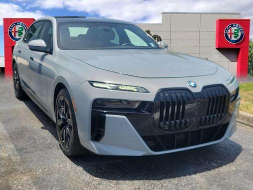 2023 BMW 740 i