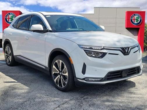2025 VinFast VF 8 Plus