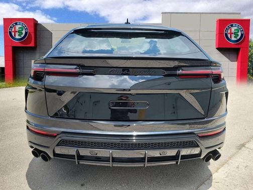 2020 Lamborghini Urus Base