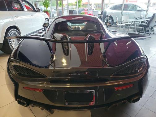 2016 McLaren 570S Base