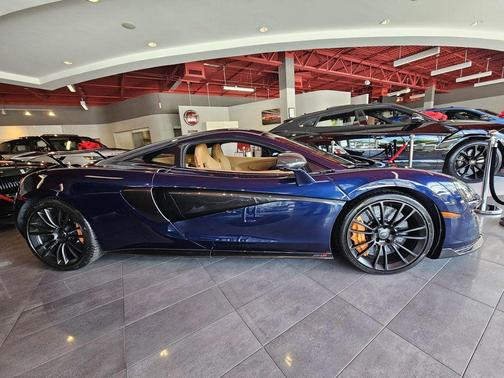 2016 McLaren 570S Base