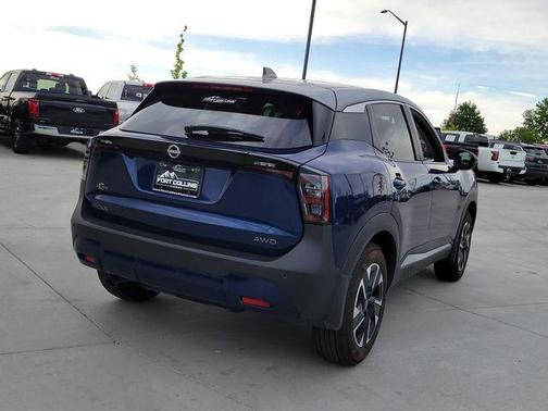 Deep Blue Pearl/Gun Metallic 2025 Nissan Kicks SV