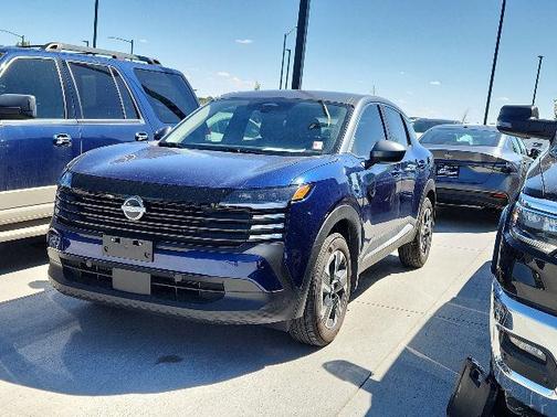 Deep Blue Pearl/Gun Metallic 2025 Nissan Kicks SV