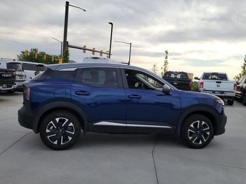 Deep Blue Pearl/Gun Metallic 2025 Nissan Kicks SV