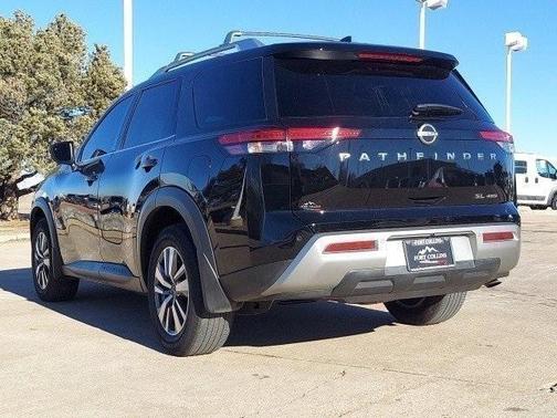 Photo 5 of 27 of 2022 Nissan Pathfinder SL