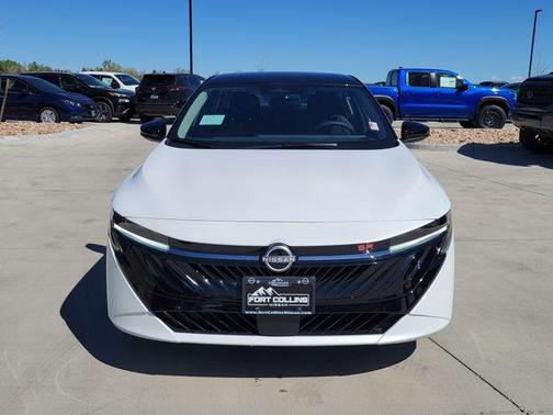 Aspen White Tricoat/Super Black 2026 Nissan Sentra SR