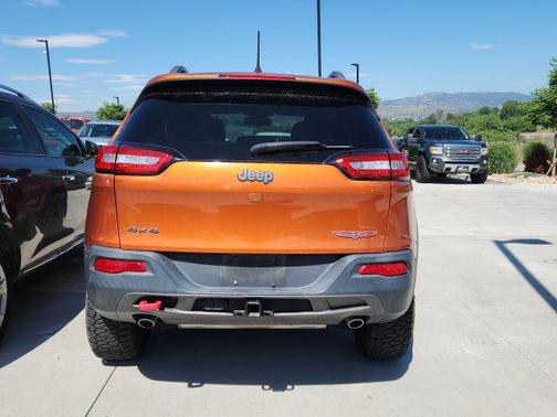 Mango Tango Pearlcoat 2016 Jeep Cherokee Trailhawk