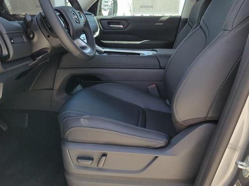 2025 Nissan Armada SV 4WD
